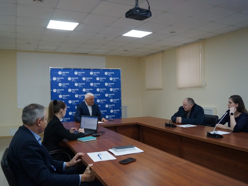 Вопросы технологического присоединения к электросетям можно задать очно.